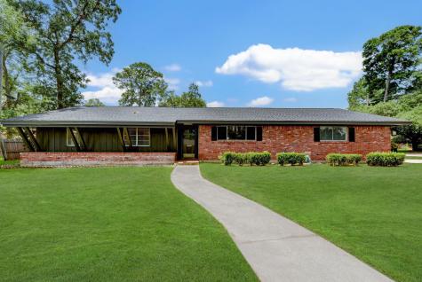 1703 N Roberson Street Conroe TX 77301