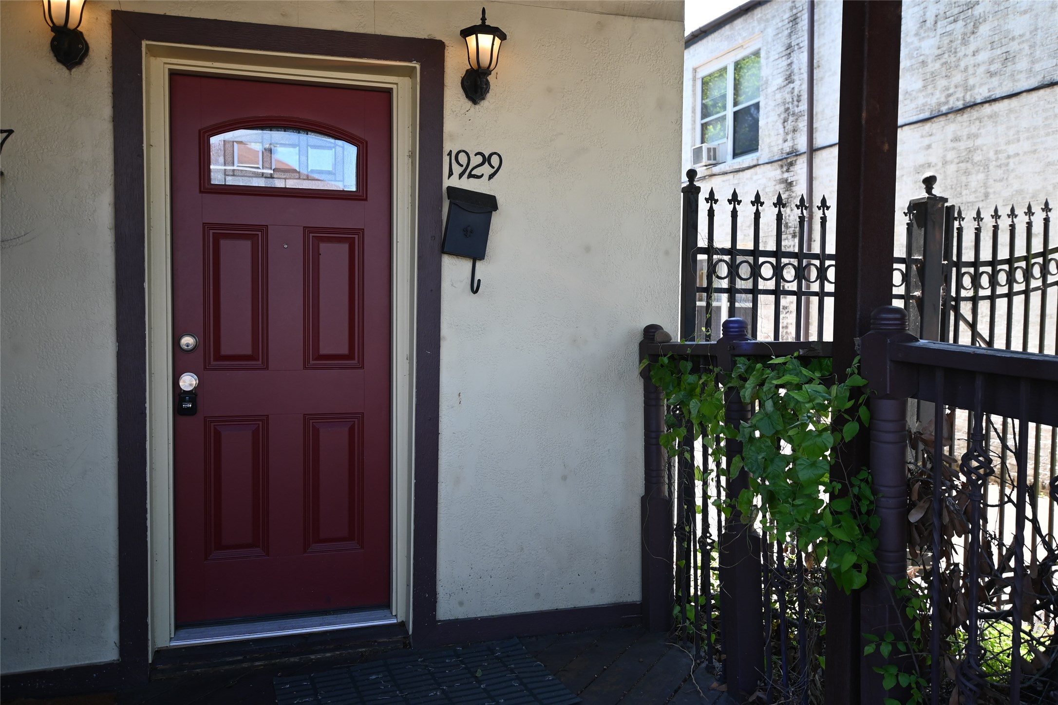 1929 W Dallas Street Houston TX 77019