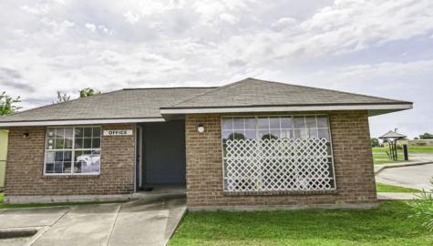 100 Justin Way Eagle Lake TX 77434