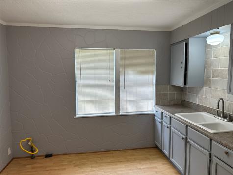 624 13th Avenue N Texas City TX 77590