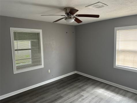 624 13th Avenue N Texas City TX 77590