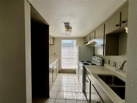 1042 W Village Court C Pasadena TX 77506