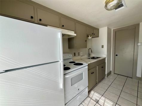 1042 W Village Court C Pasadena TX 77506