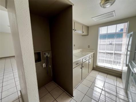 1042 W Village Court C Pasadena TX 77506