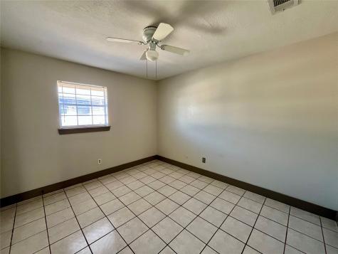 1042 W Village Court C Pasadena TX 77506