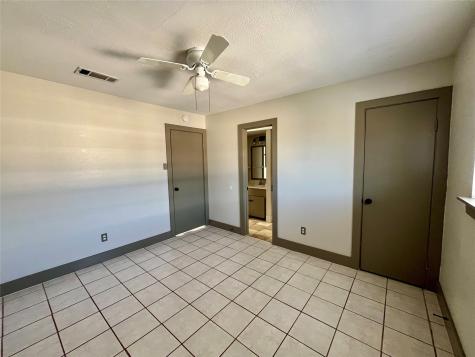 1042 W Village Court C Pasadena TX 77506