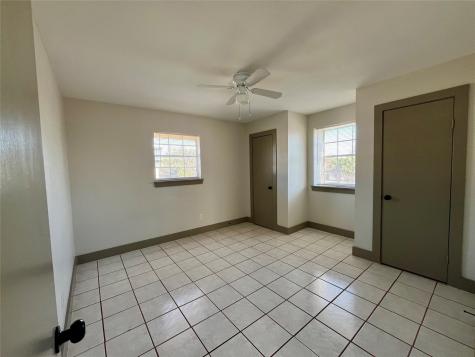 1042 W Village Court C Pasadena TX 77506