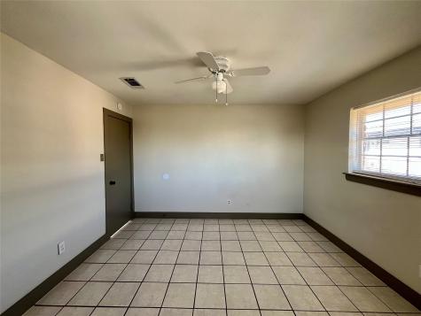 1042 W Village Court C Pasadena TX 77506