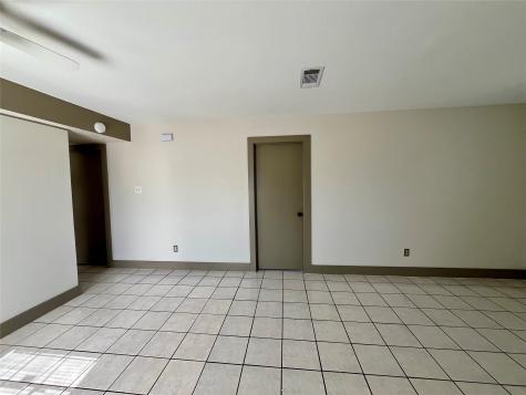 1042 W Village Court C Pasadena TX 77506