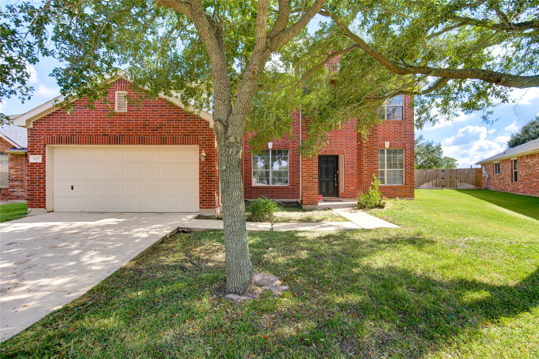 5527 Gatesprings Lane Sugar Land TX 77479