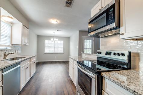 1003 W Nelda Road Houston TX 77088
