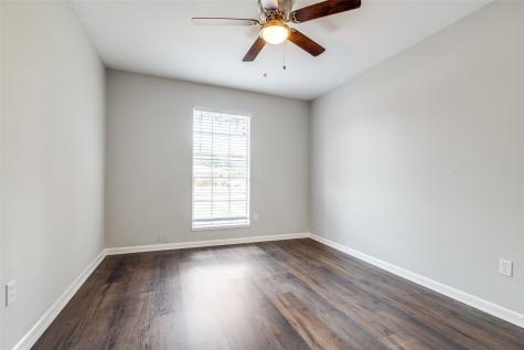 1003 W Nelda Road Houston TX 77088
