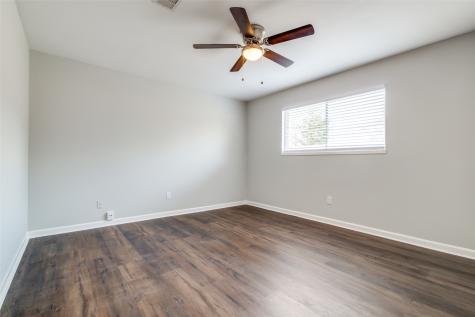 1003 W Nelda Road Houston TX 77088