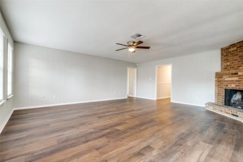 1003 W Nelda Road Houston TX 77088