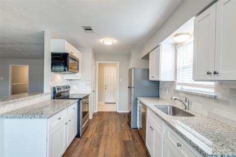 1003 W Nelda Road Houston TX 77088