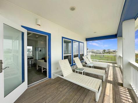 2496 Gilmore Port Bolivar TX 77650