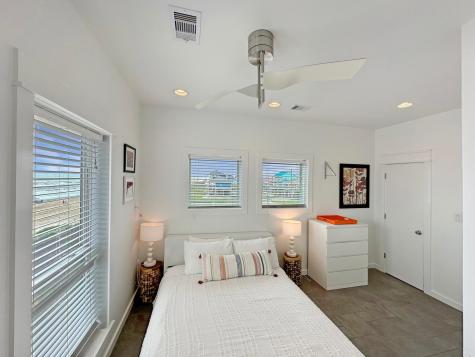2496 Gilmore Port Bolivar TX 77650