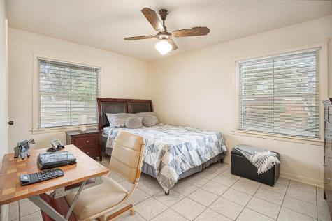 17 Manor Way Galveston TX 77550