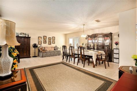 17 Manor Way Galveston TX 77550