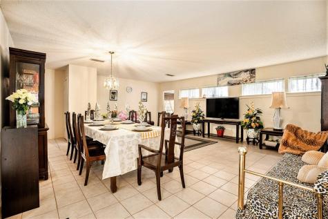 17 Manor Way Galveston TX 77550