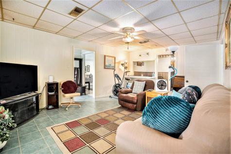 17 Manor Way Galveston TX 77550