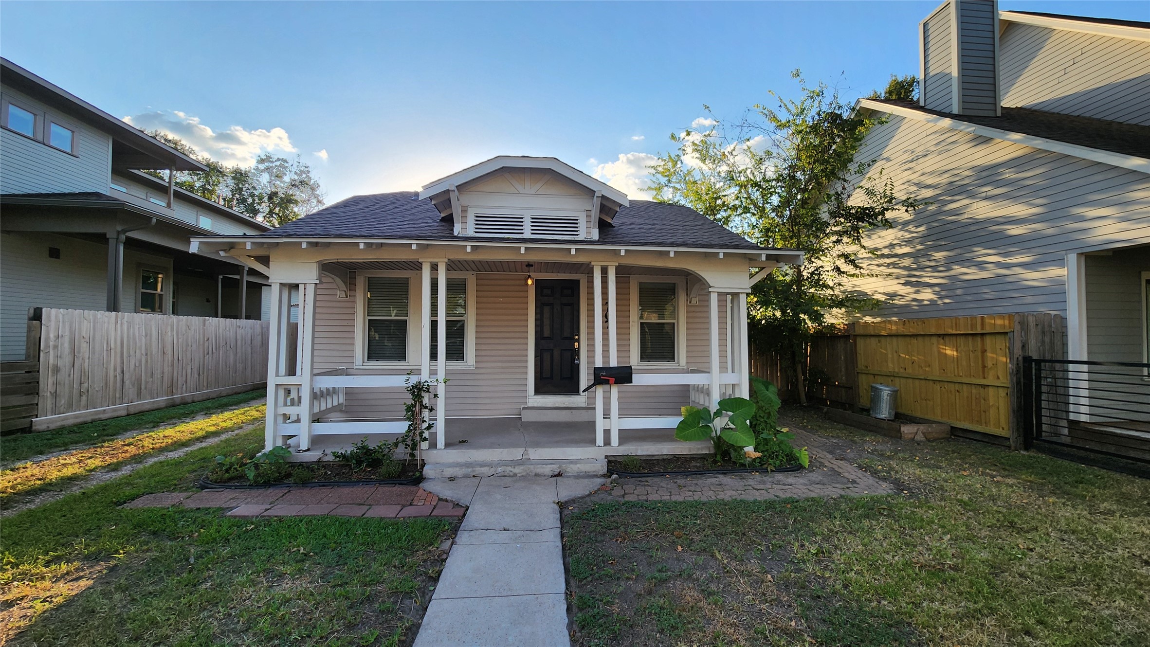 707 Cordell Street Houston TX 77009
