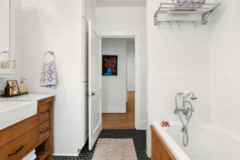 1002 W Cottage Street Houston TX 77009
