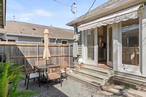 1002 W Cottage Street Houston TX 77009