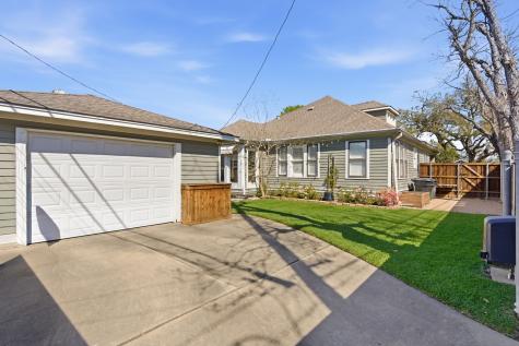 1002 W Cottage Street Houston TX 77009