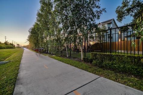 1002 W Cottage Street Houston TX 77009