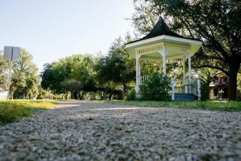 1002 W Cottage Street Houston TX 77009
