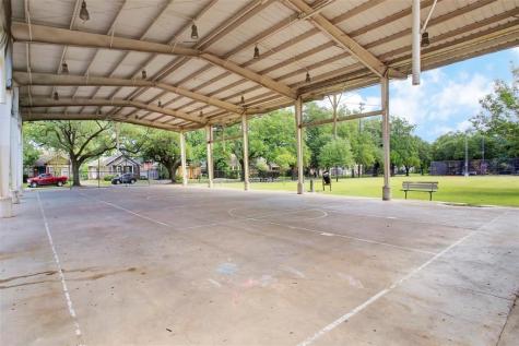 1002 W Cottage Street Houston TX 77009
