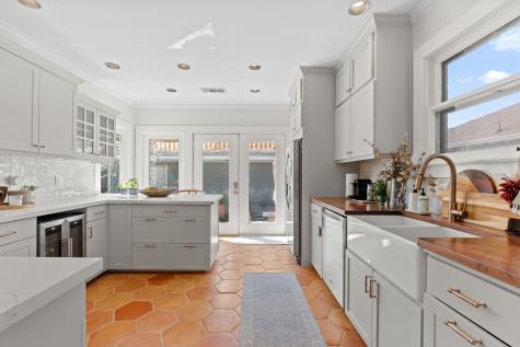 1002 W Cottage Street Houston TX 77009