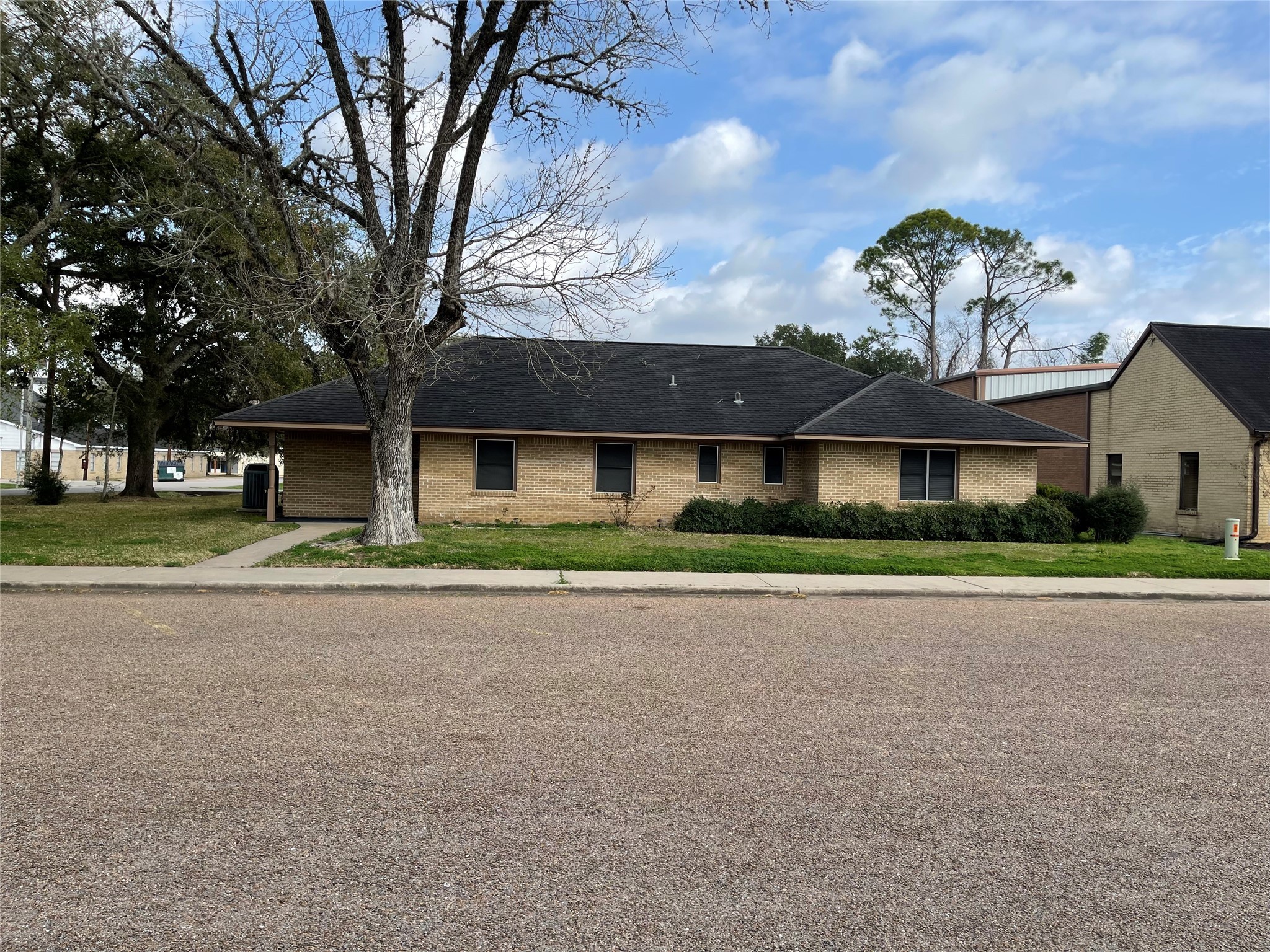 301 S 16th Street West Columbia TX 77486