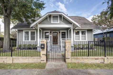 1135 Woodland Street Houston TX 77009