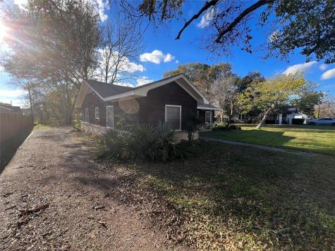 407 Victoria Street Navasota TX 77868
