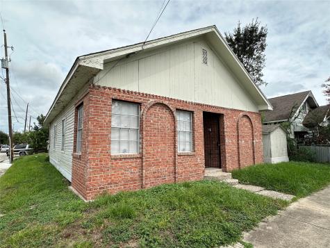 2324 Gentry Street Houston TX 77009