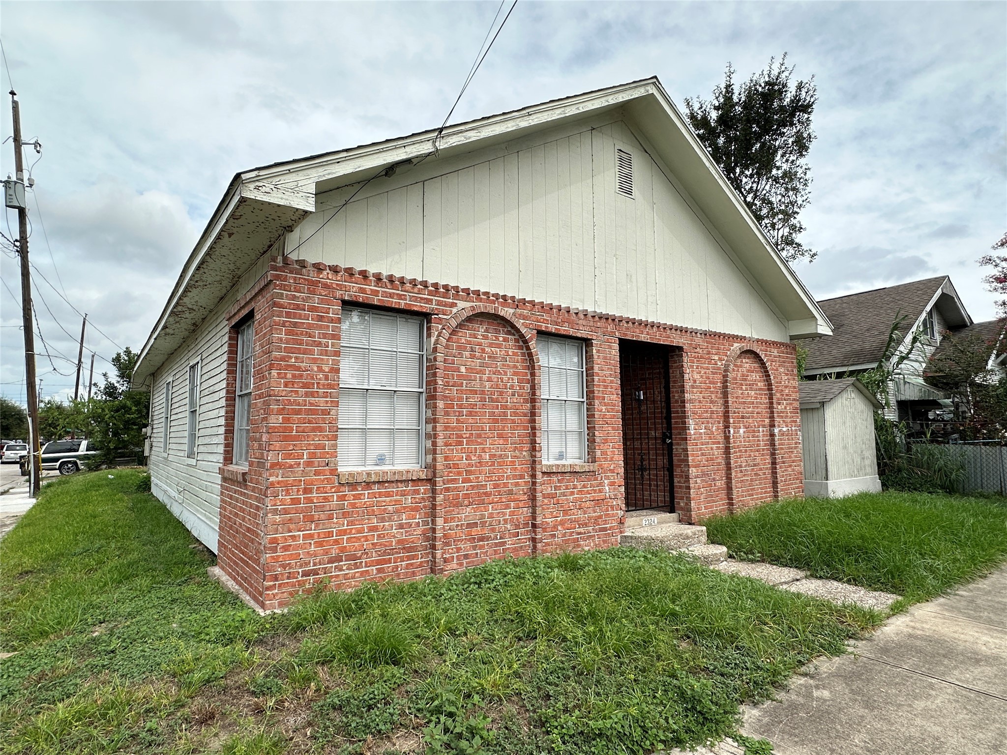2324 Gentry Street Houston TX 77009