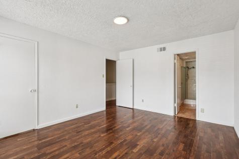 7700 Creekbend Drive 70 Houston TX 77071
