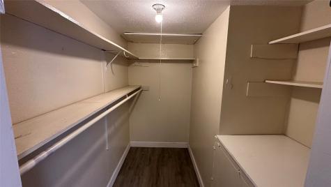 9550 Deering Drive 208 Houston TX 77036