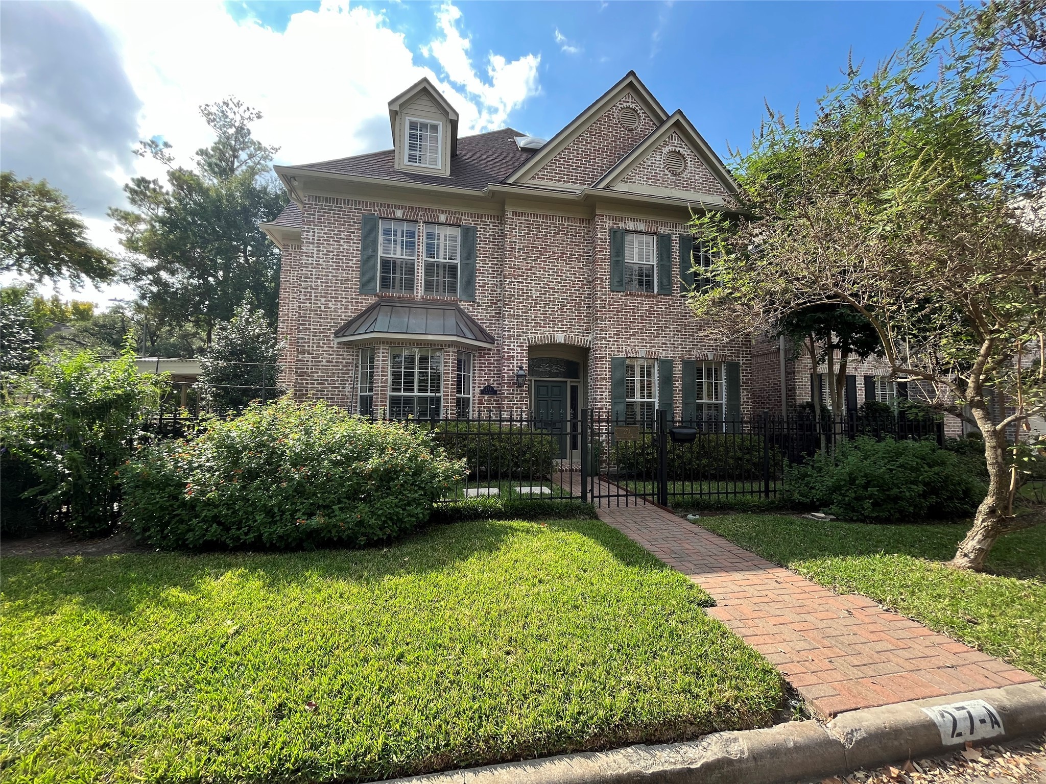 27 Lana Lane A Houston TX 77027
