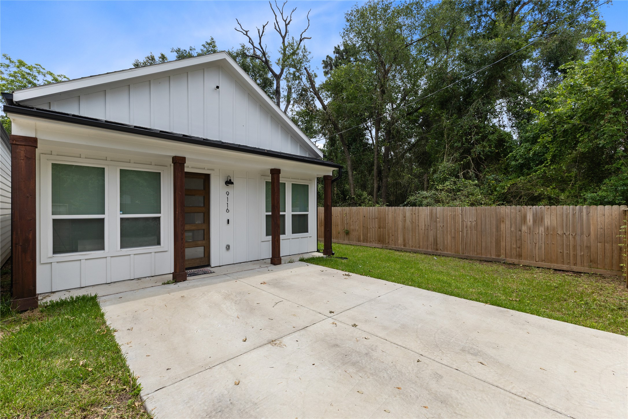 9116 Peachtree Street Houston TX 77016