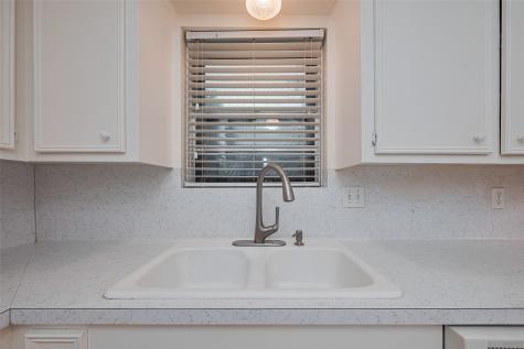 2002 Yorktown Court N League City TX 77573