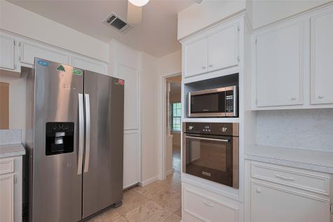 2002 Yorktown Court N League City TX 77573