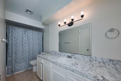 2002 Yorktown Court N League City TX 77573