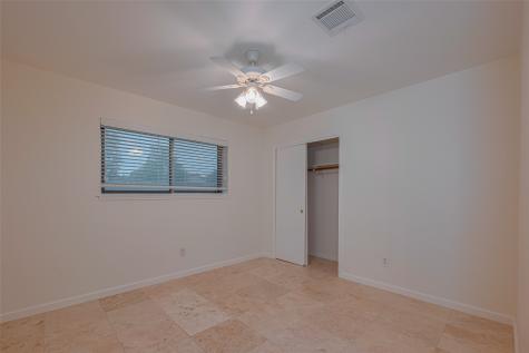 2002 Yorktown Court N League City TX 77573