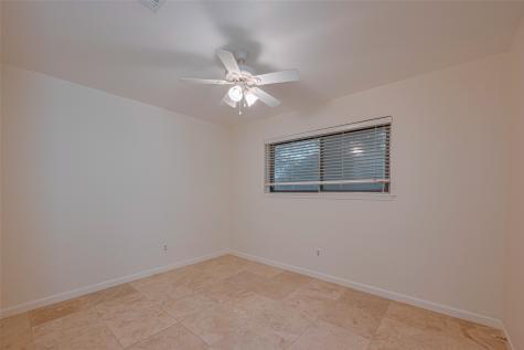2002 Yorktown Court N League City TX 77573