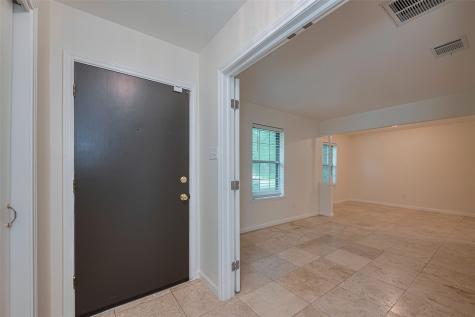 2002 Yorktown Court N League City TX 77573