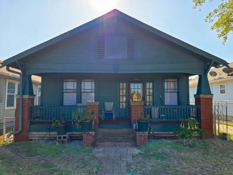 3811 Avenue Q 1/2 Galveston TX 77550