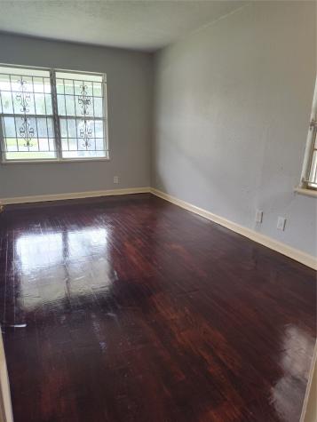 4817 Maggie Street Houston TX 77033